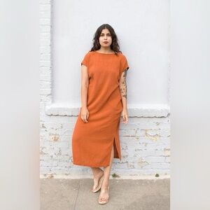 Curator Breezy Caftan Dress With Pockets in Tabasco Size XS